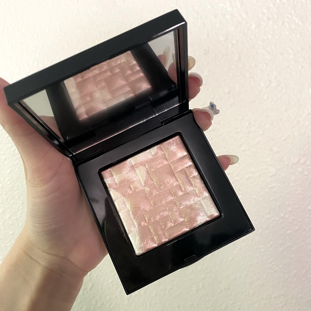 Bobbi Brown Highlighting Powder